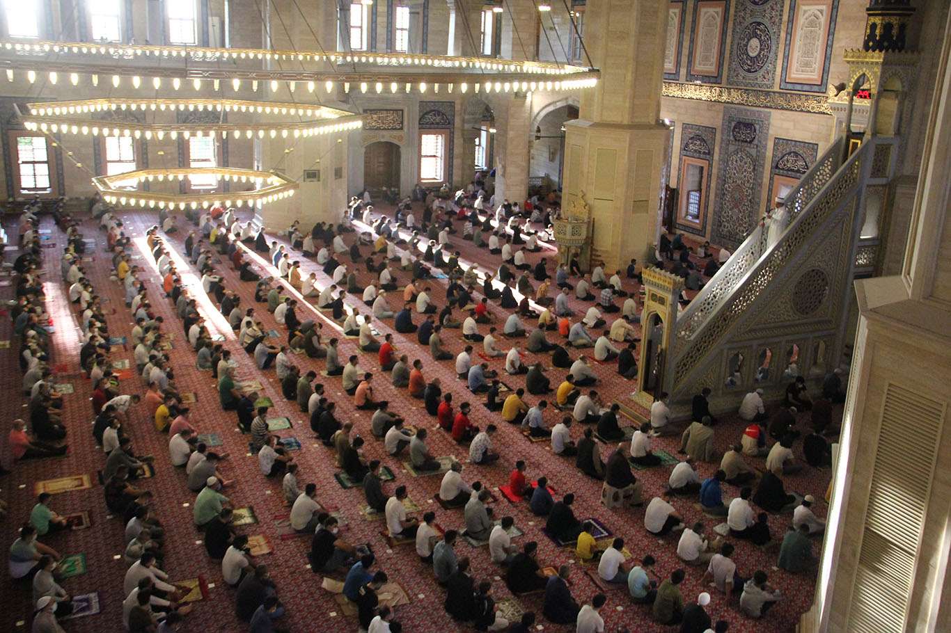 Adana'da bayram namazında Kudüs vurgusu yapıldı Adana'da bayram namazında Kudüs vurgusu yapıldı